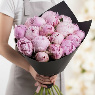 17 пионов Premium Блэк