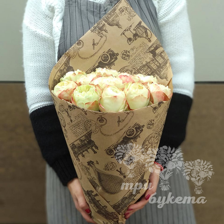 buket-iz-15-pionovidnyh-roz-2