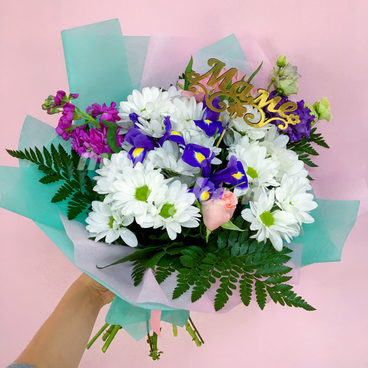 Хризантемы и ирисы для мамы