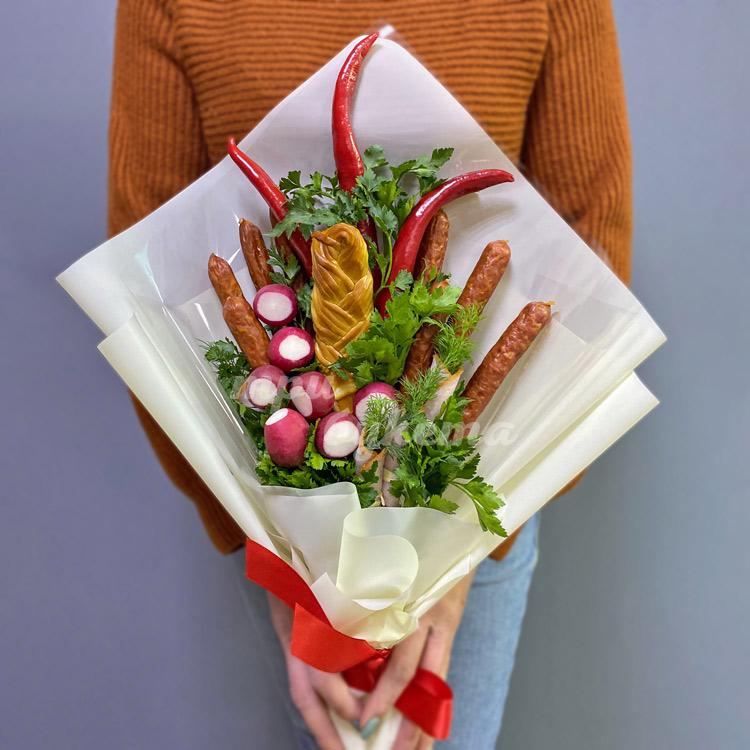 Букет из колбасок, сыра и редиса