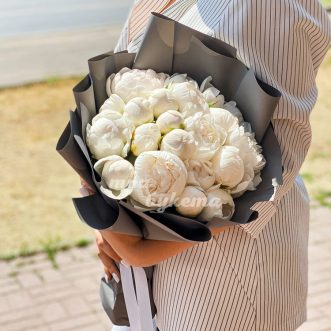 Букет из 20 белых пионов Букет из 20 белых пионов